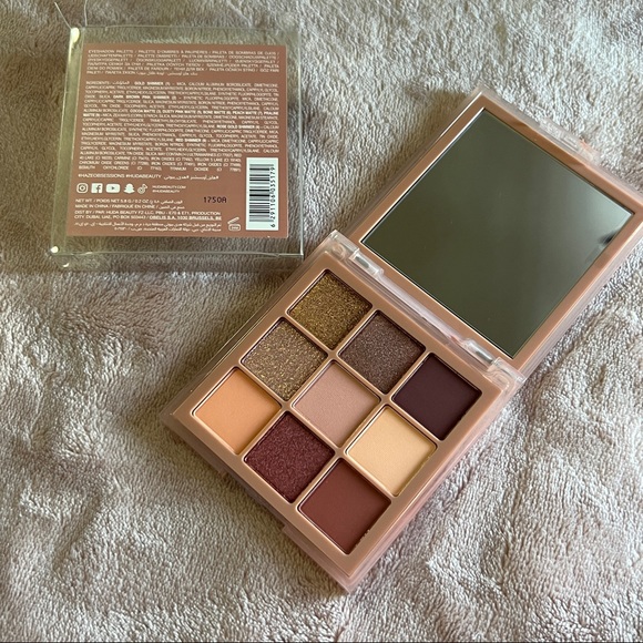 Huda beauty Haze obsessions in Sand - Picture 5 of 12